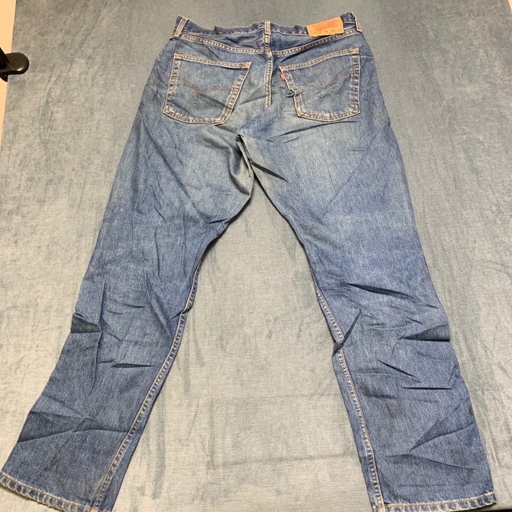 Levi's 522 Jeans Mens 36x32 Blue Medium Wash Pockets Straight Leg Button Fly